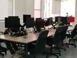 Waterloo Centre (D7), Office #612474111